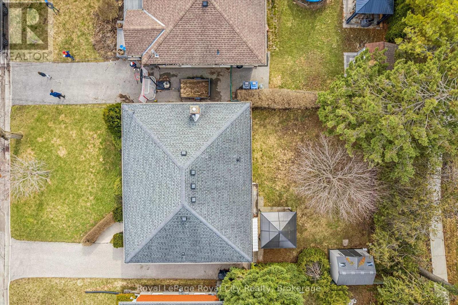 10 PAUL AVENUE - 43