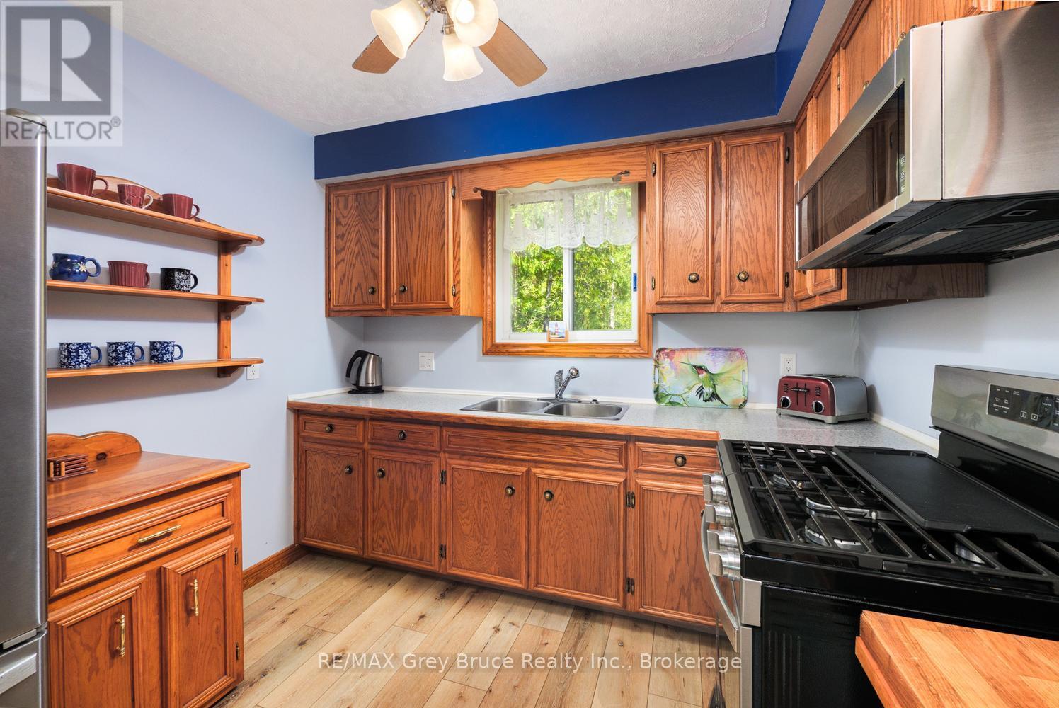 259 BRADLEY DRIVE - 10
