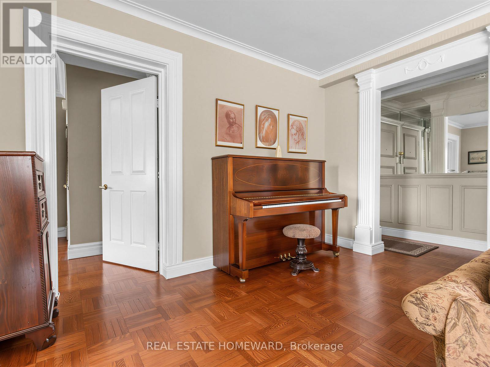 #309 30 ELM AVENUE - 4