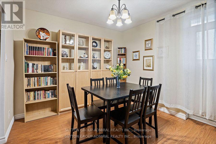 #406 825 KENNEDY ROAD N - 11