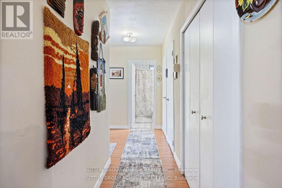 #406 825 KENNEDY ROAD N - 16
