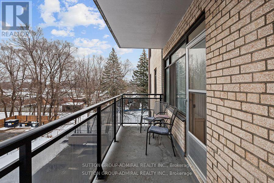 #406 825 KENNEDY ROAD N - 24