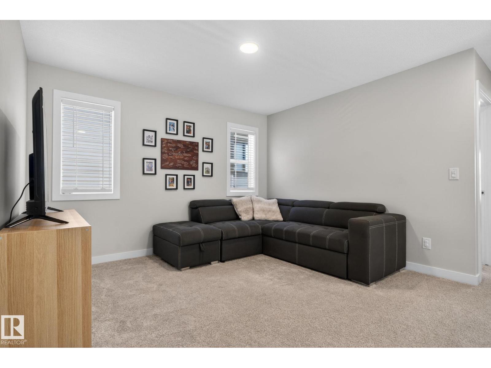 77 PENN PL - 32