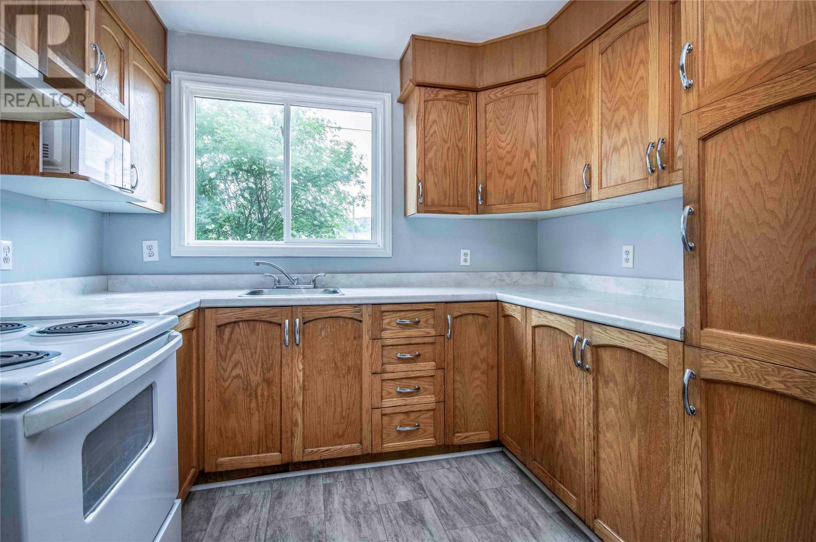 18 Nascopie Crescent - Image 4