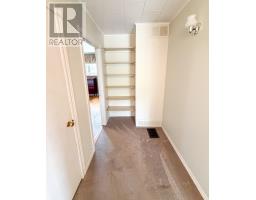 8 Park Drive thumbnail 16