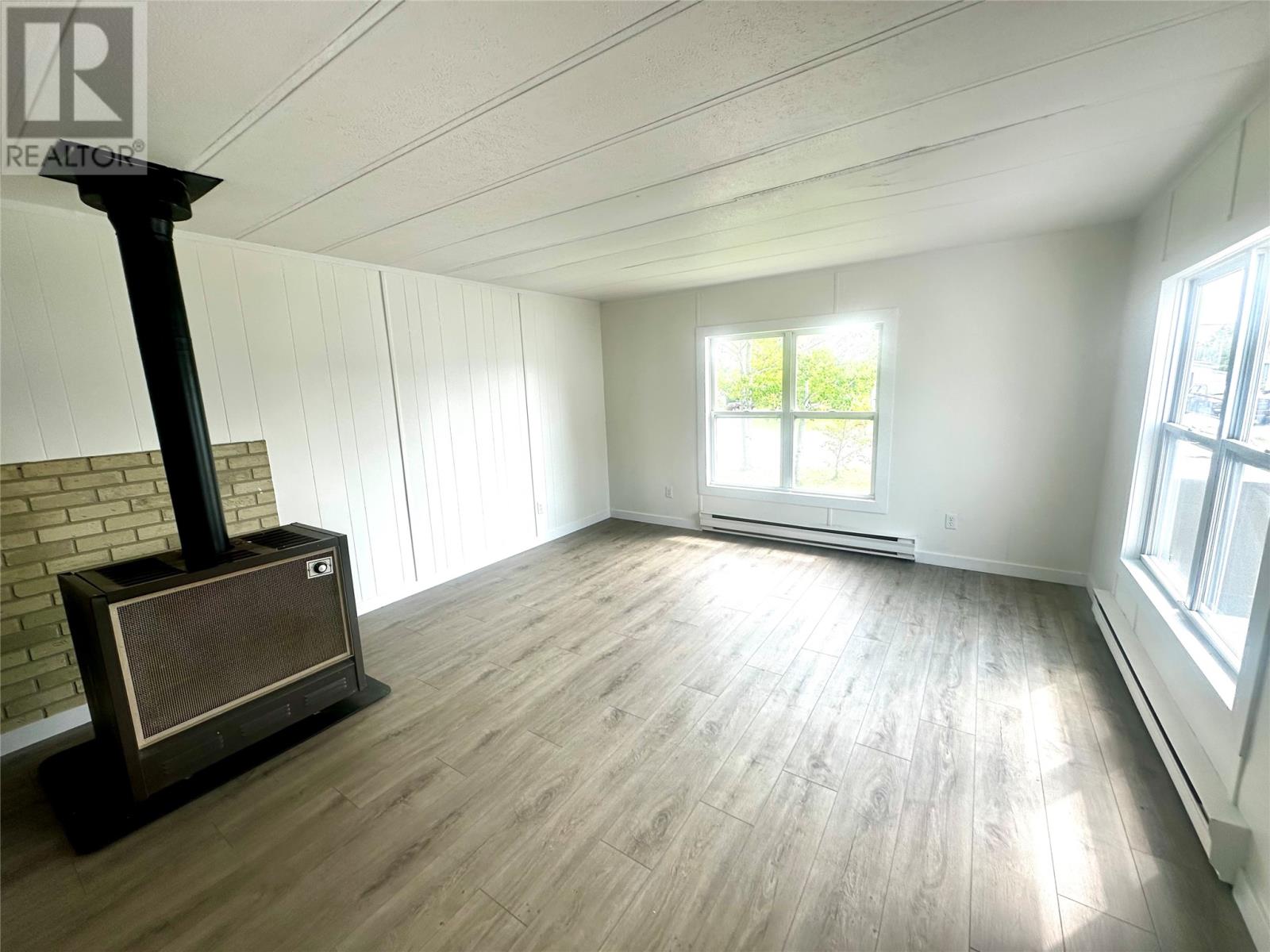 1 Robinson Avenue - Image 13