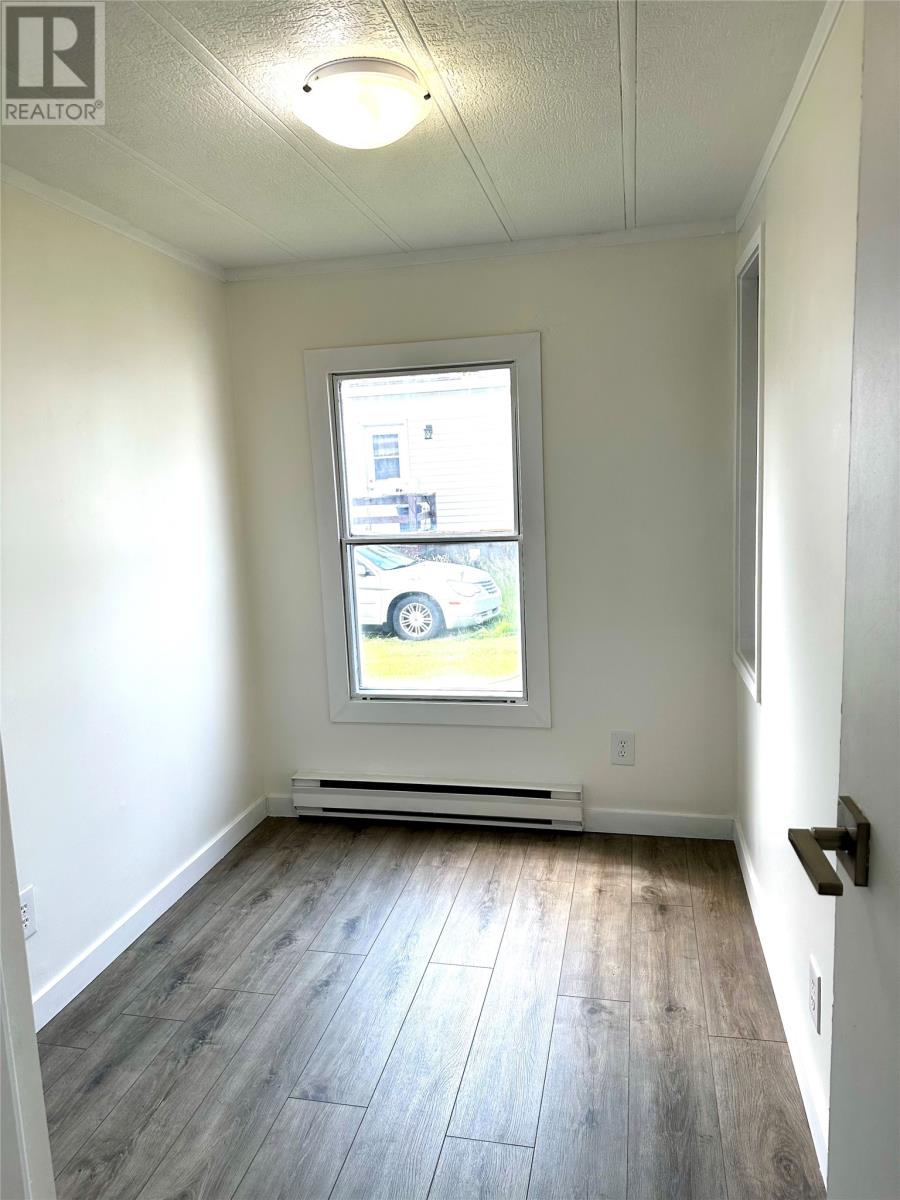 1 Robinson Avenue - Image 15