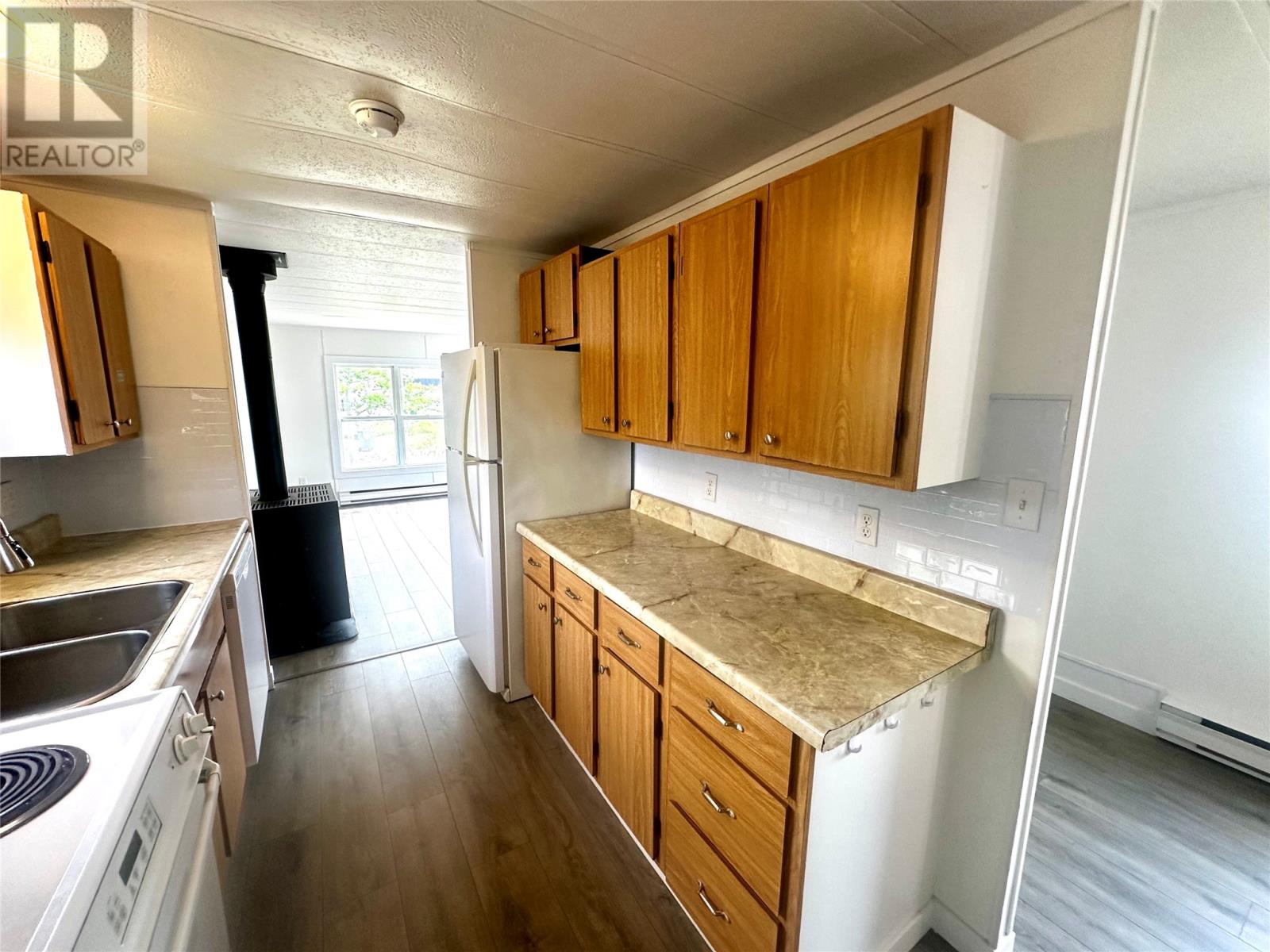 1 Robinson Avenue - Image 8