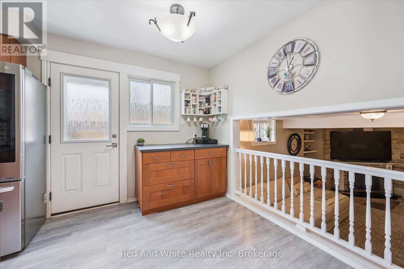24 BYTON LANE - 13