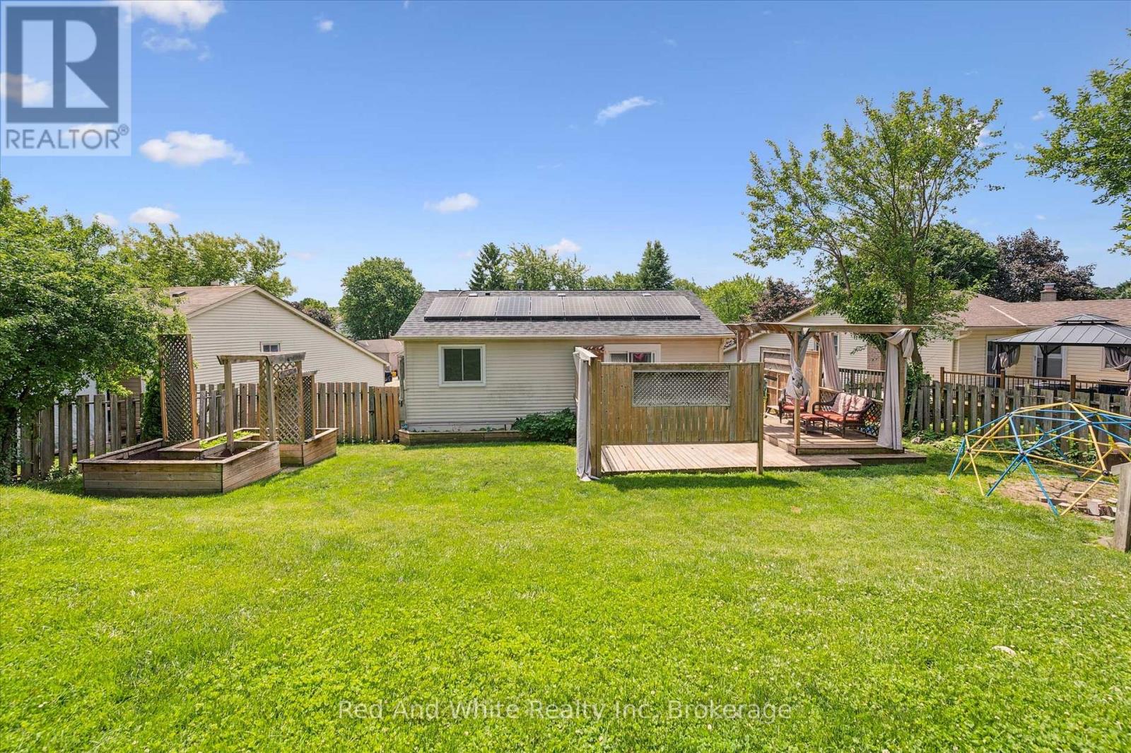 24 BYTON LANE - 35