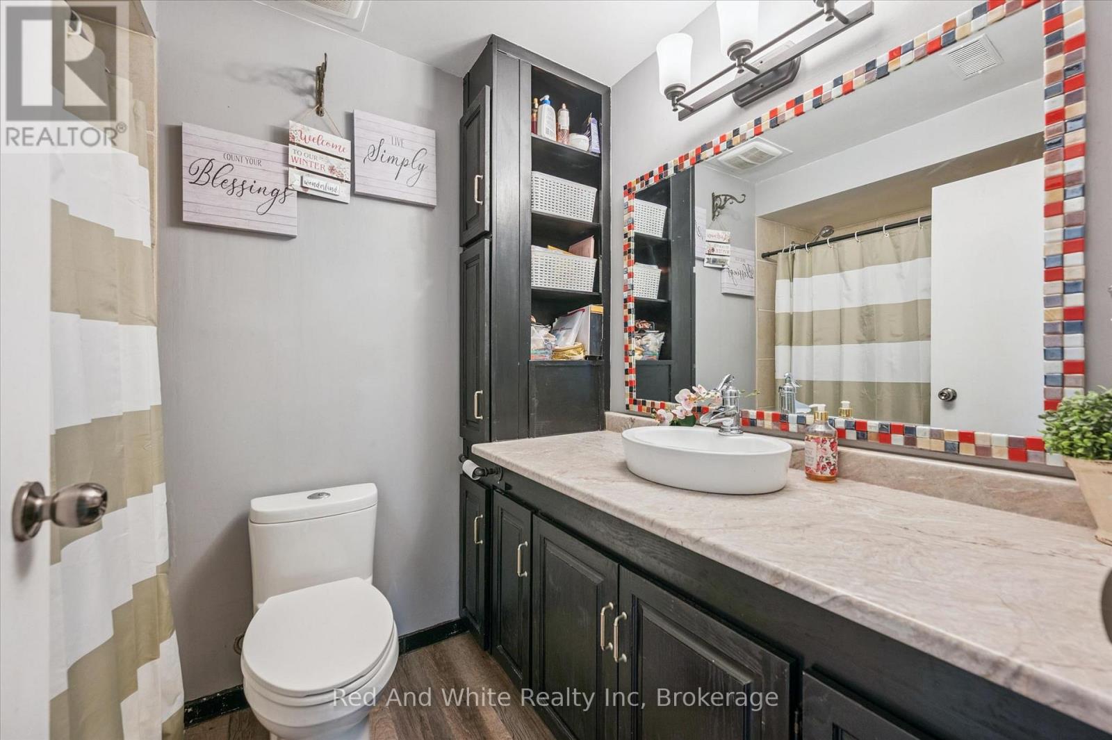 24 BYTON LANE - 17