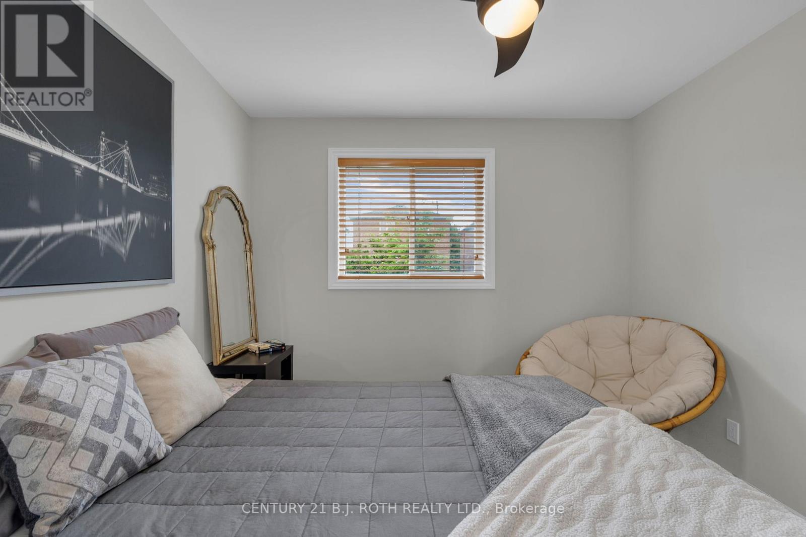 16 LONGMAN DRIVE - 20