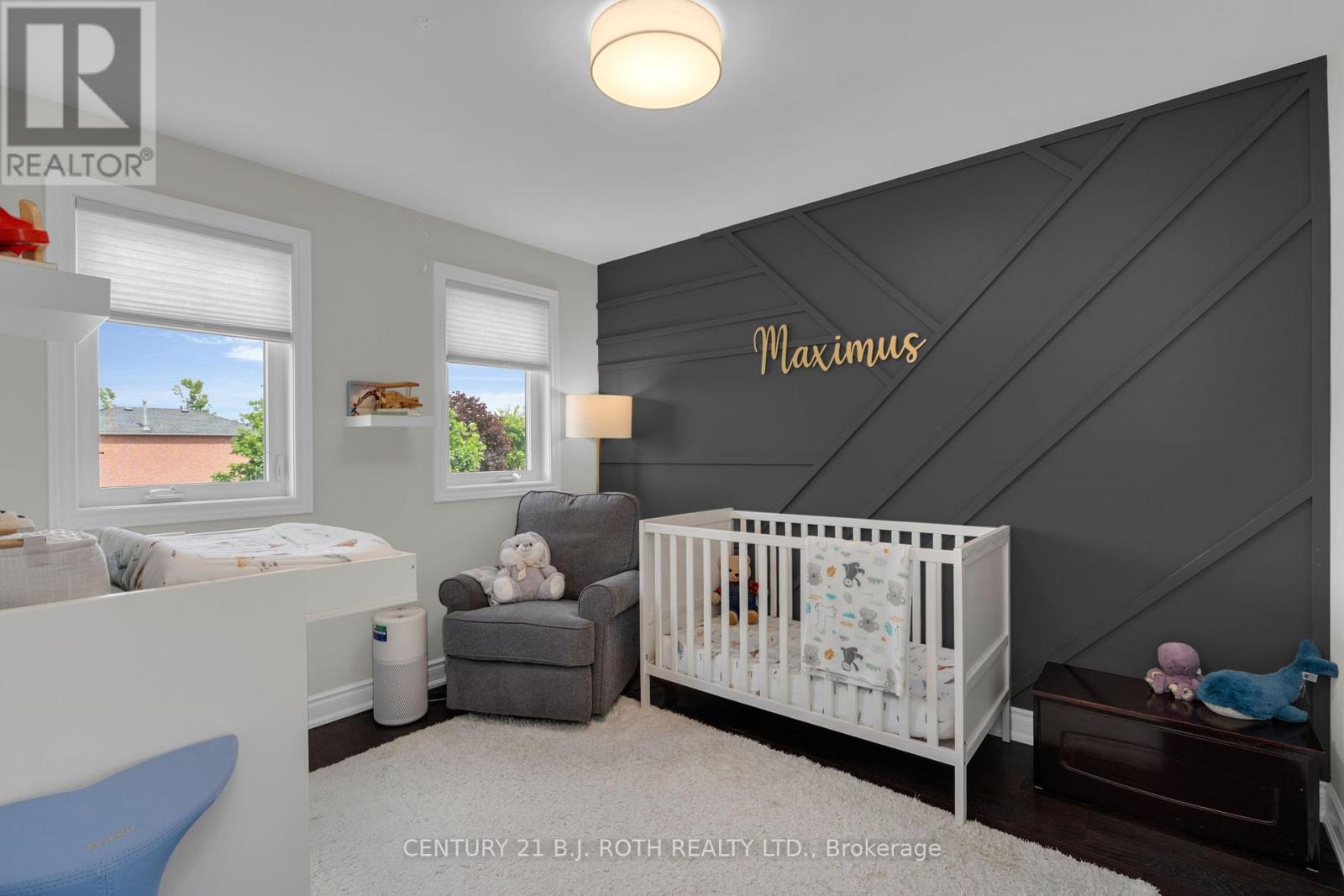 16 LONGMAN DRIVE - 21