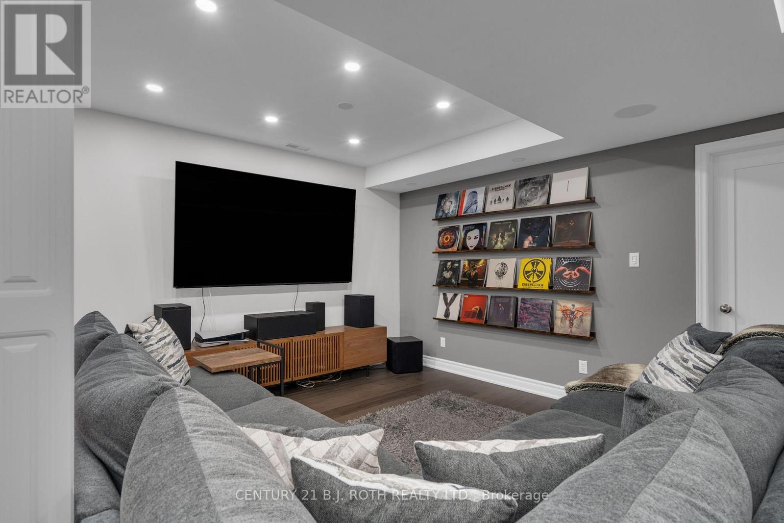16 LONGMAN DRIVE - 25
