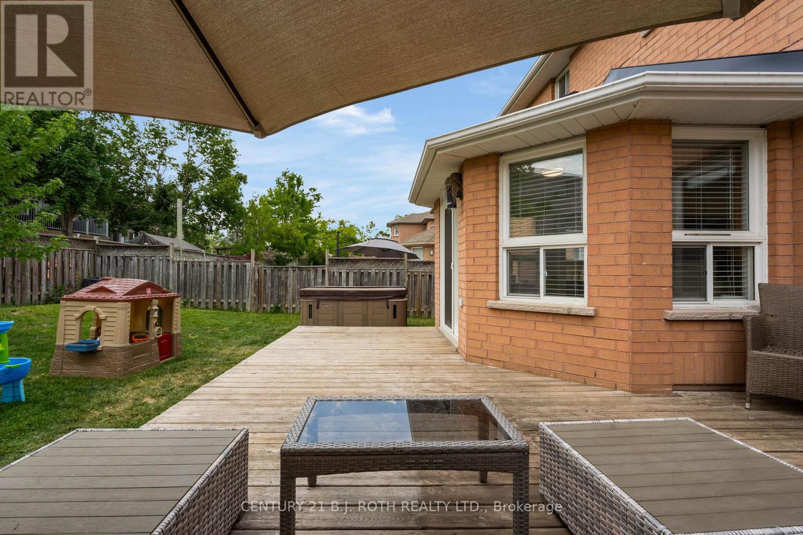 16 LONGMAN DRIVE - 32