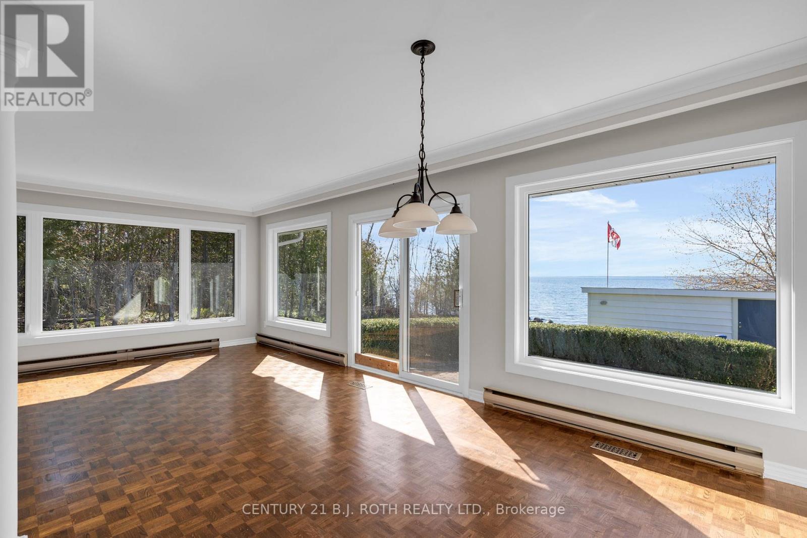 49 LAKESHORE ROAD E - 13