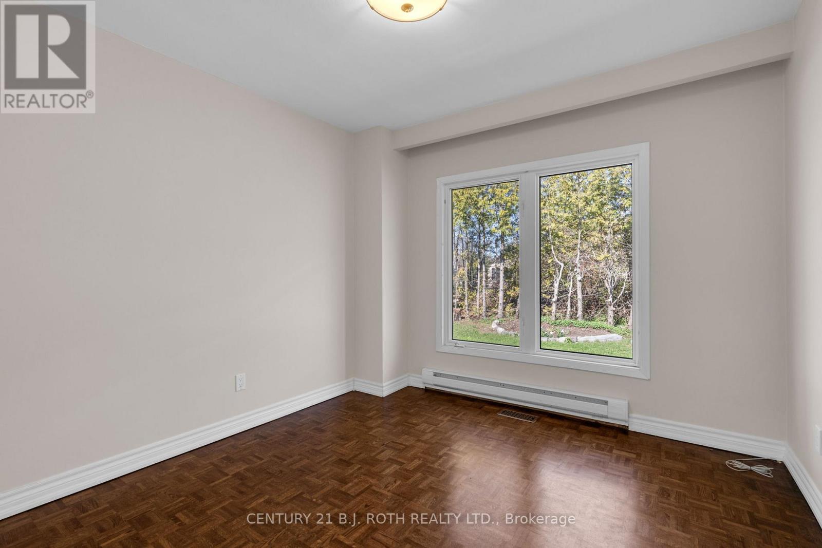 49 LAKESHORE ROAD E - 23