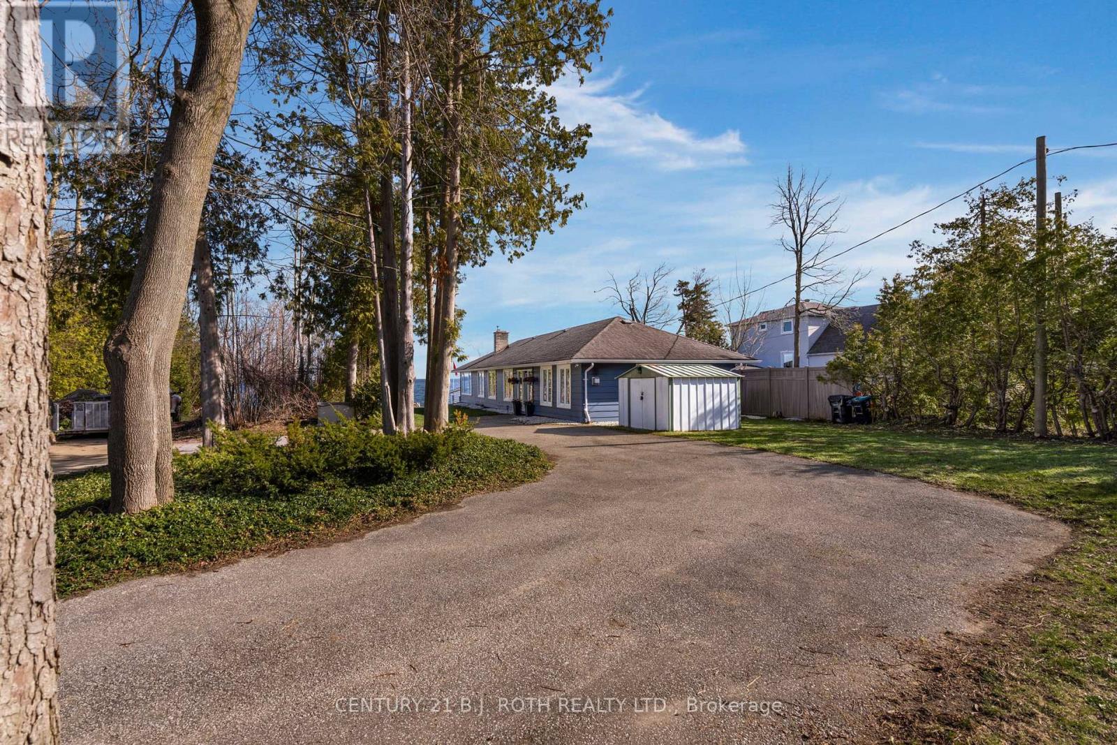 49 LAKESHORE ROAD E - 3