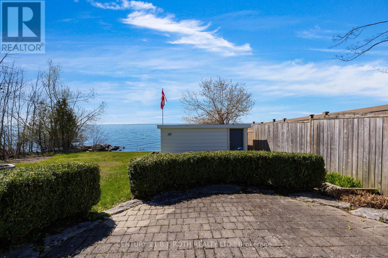 49 LAKESHORE ROAD E - 32