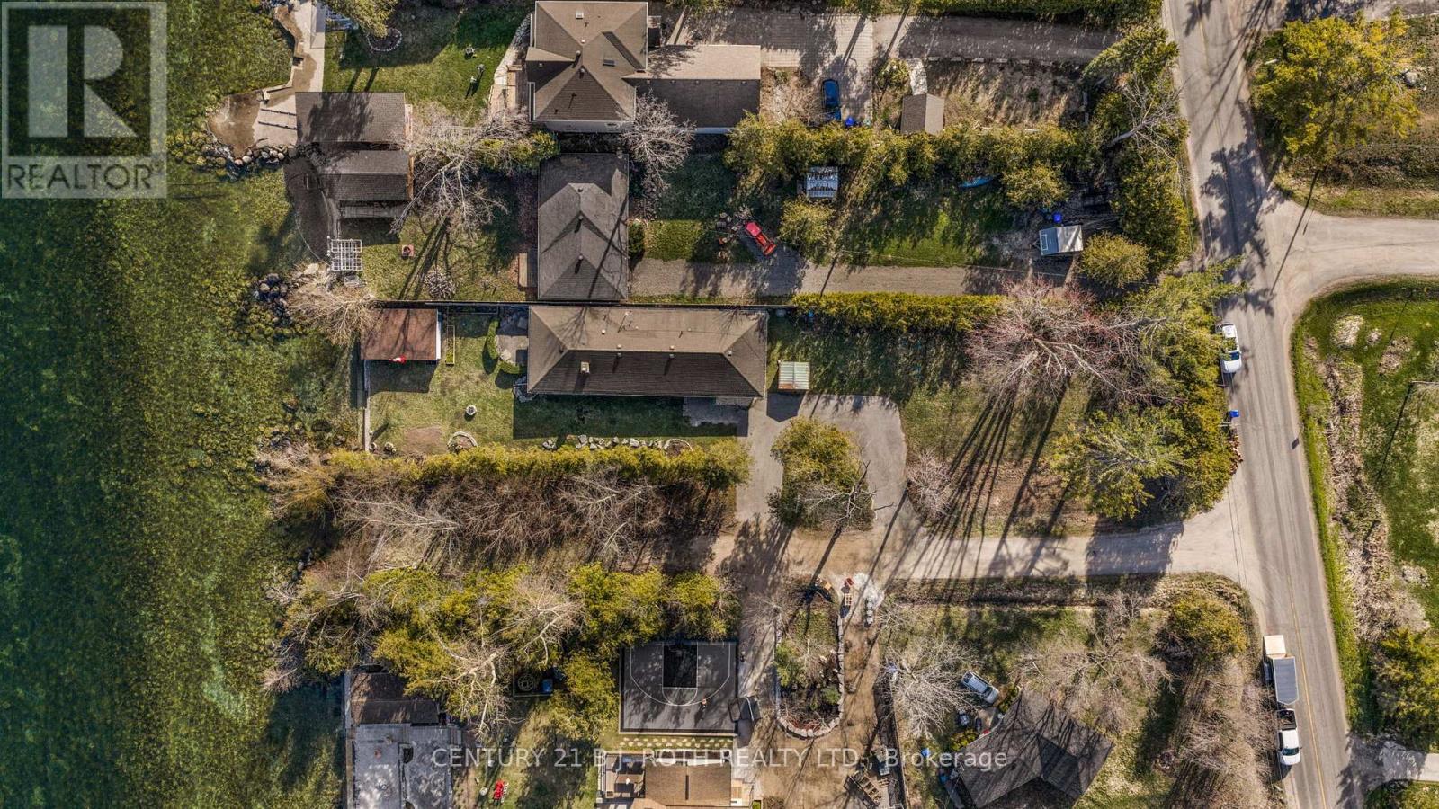 49 LAKESHORE ROAD E - 33