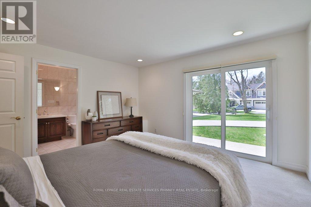 1066 STOCKWELL AVENUE - 16