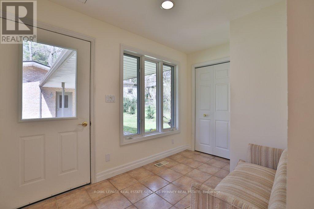1066 STOCKWELL AVENUE - 21