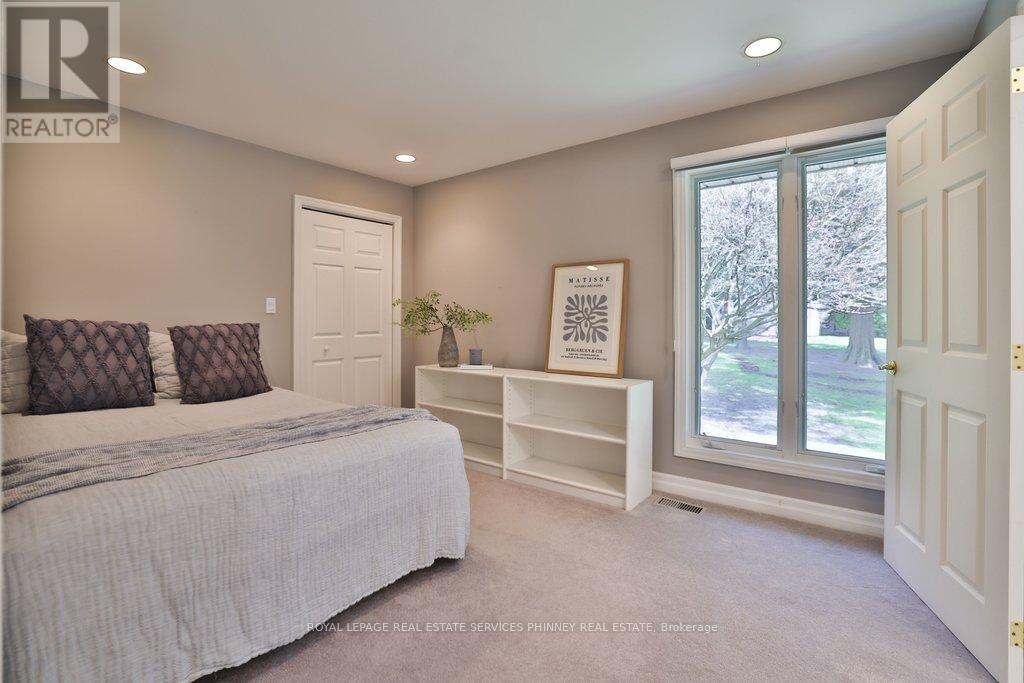 1066 STOCKWELL AVENUE - 19