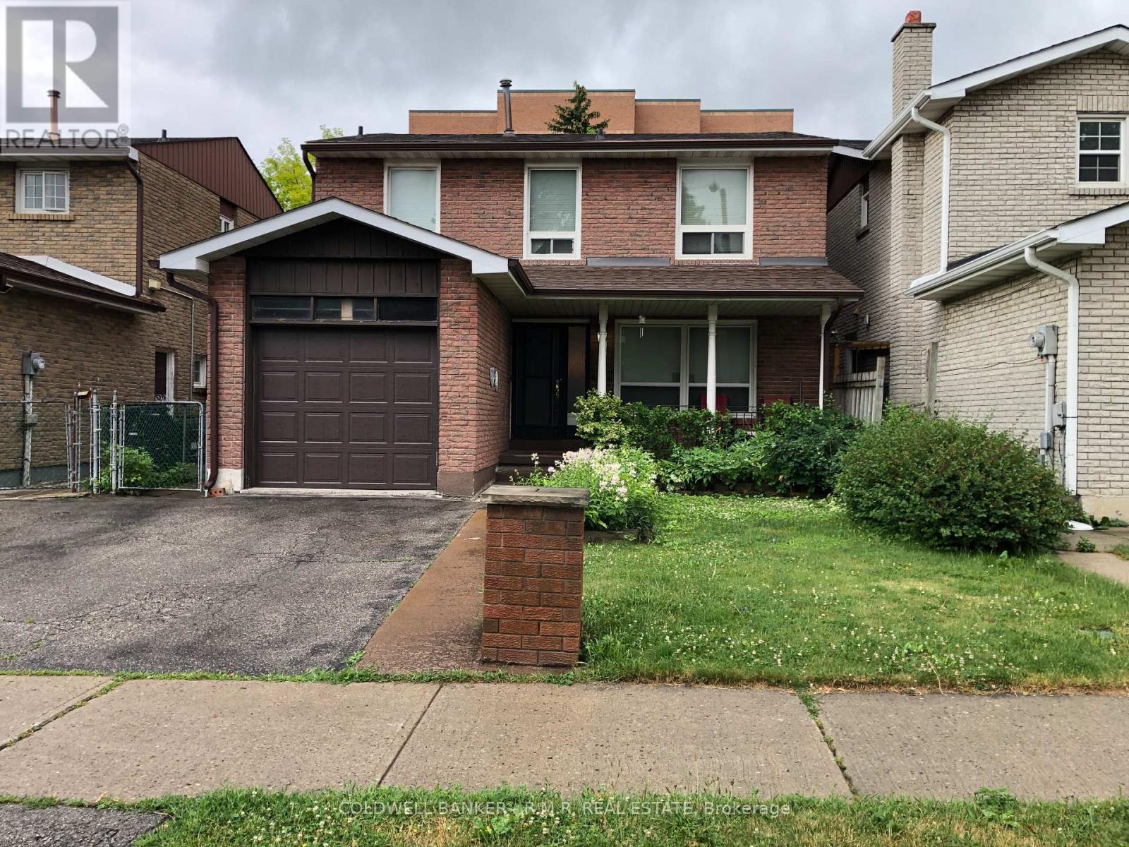 5 BROWNRIDGE CRESCENT - 1