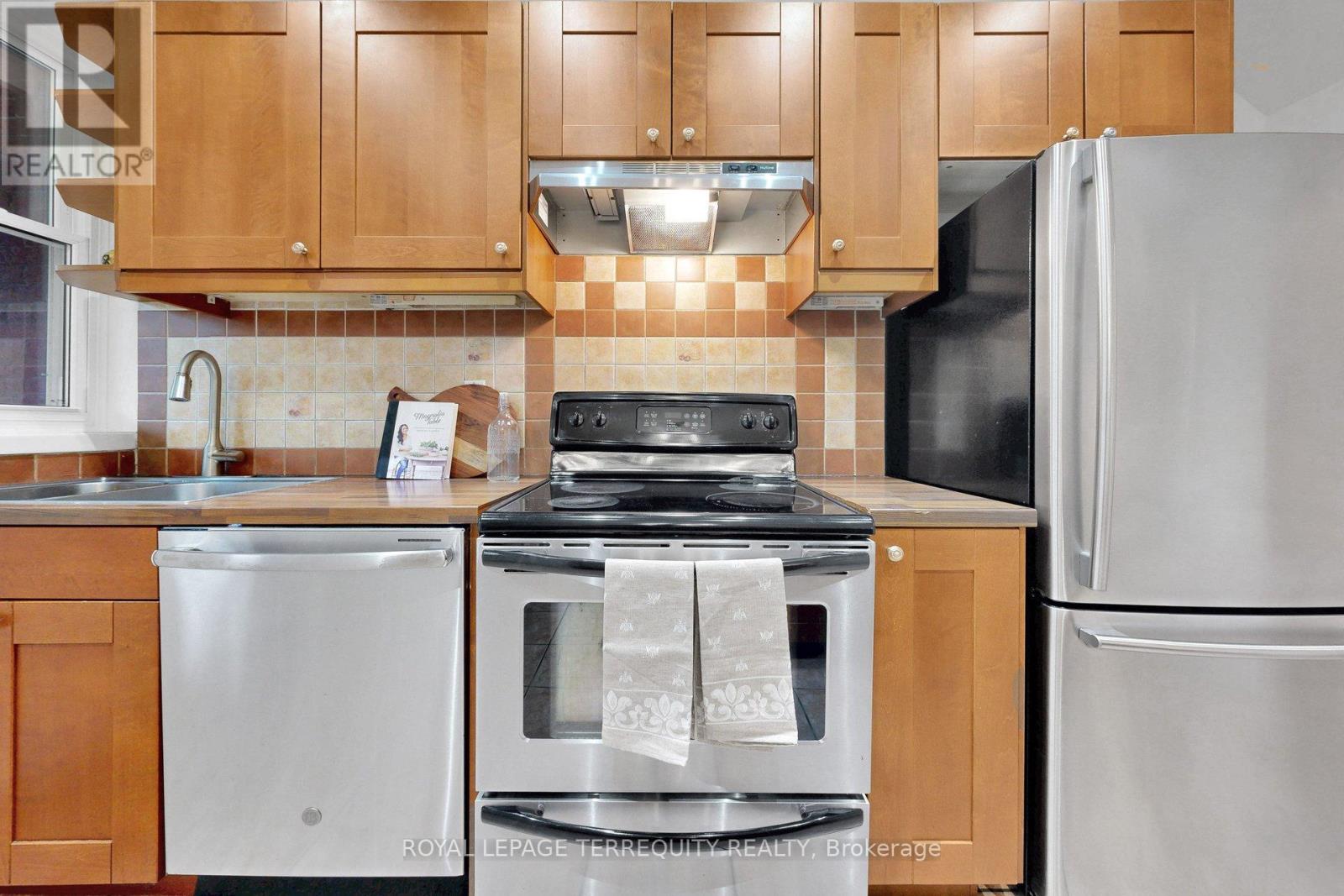 372 ST JOHNS ROAD - 12