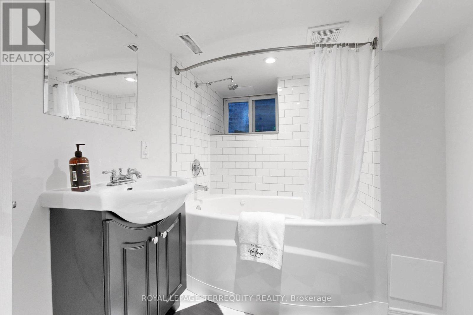 372 ST JOHNS ROAD - 27