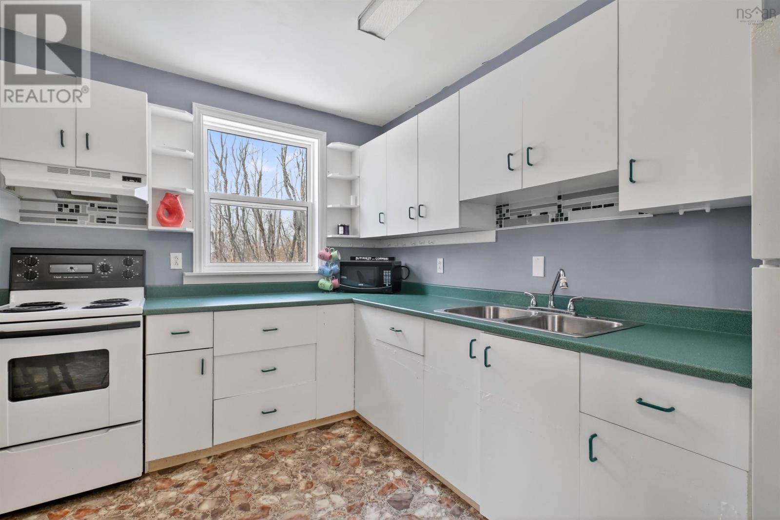 5381 Highway 19 - 27