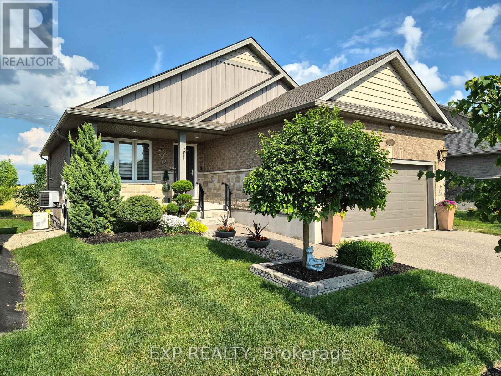 130 BRIDGE CRESCENT - 2