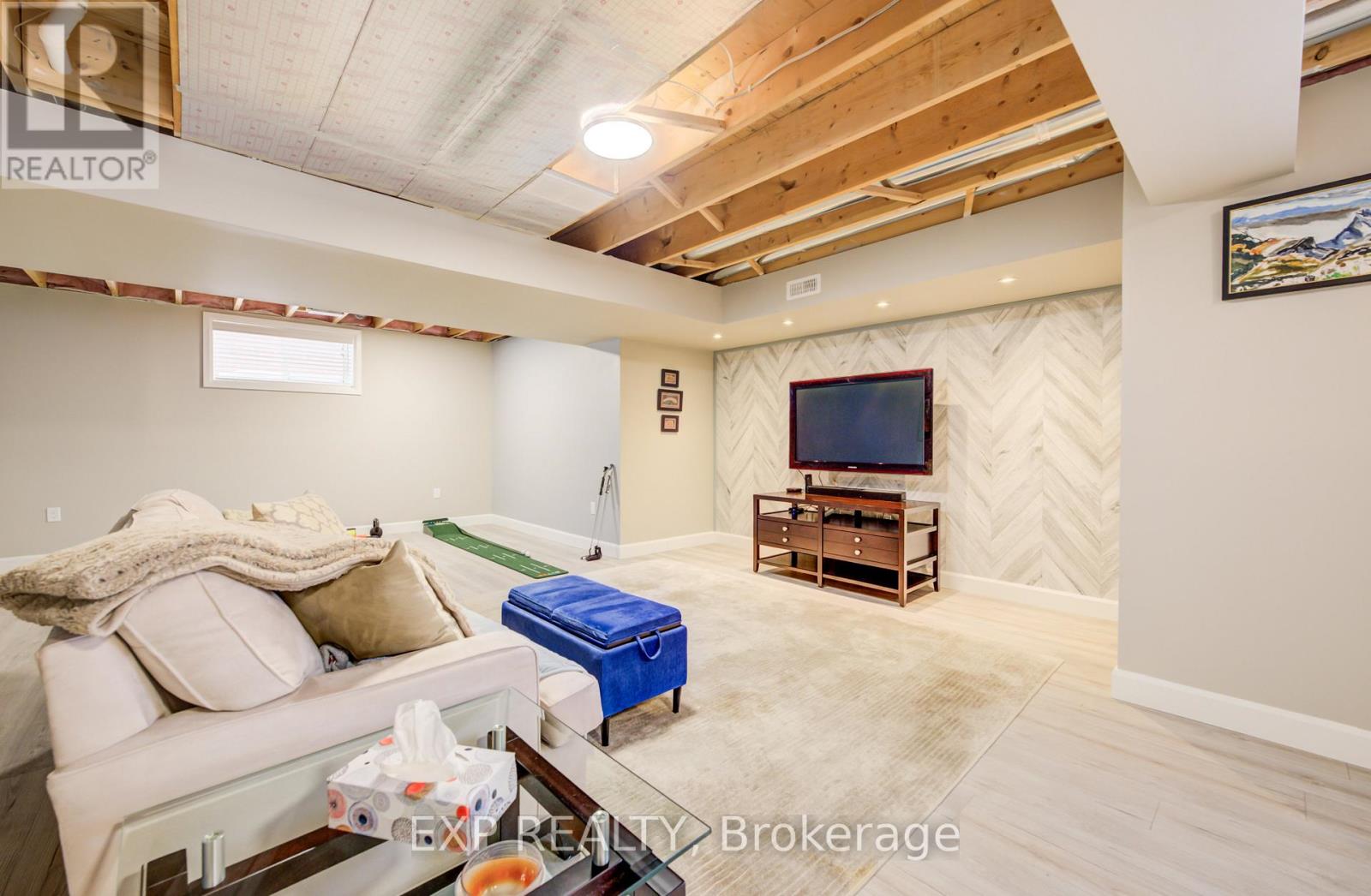 130 BRIDGE CRESCENT - 24