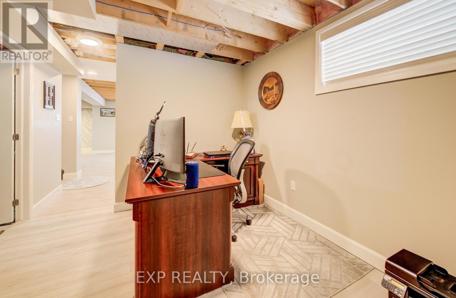 130 BRIDGE CRESCENT - 27