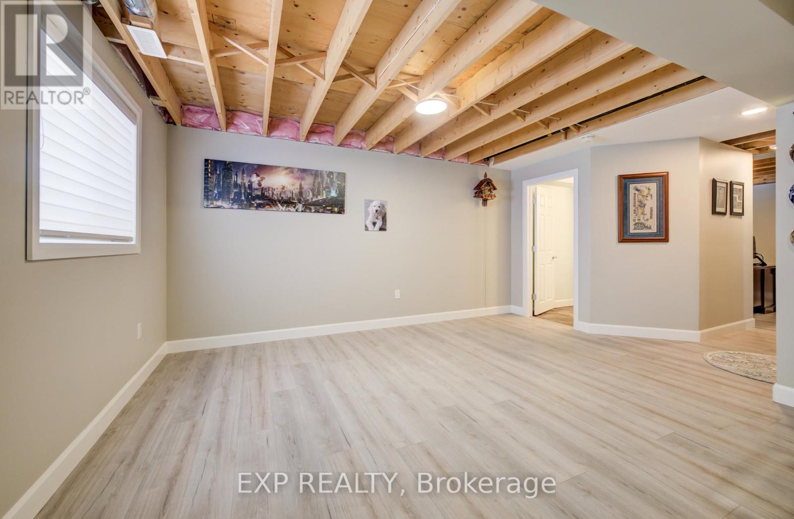 130 BRIDGE CRESCENT - 28
