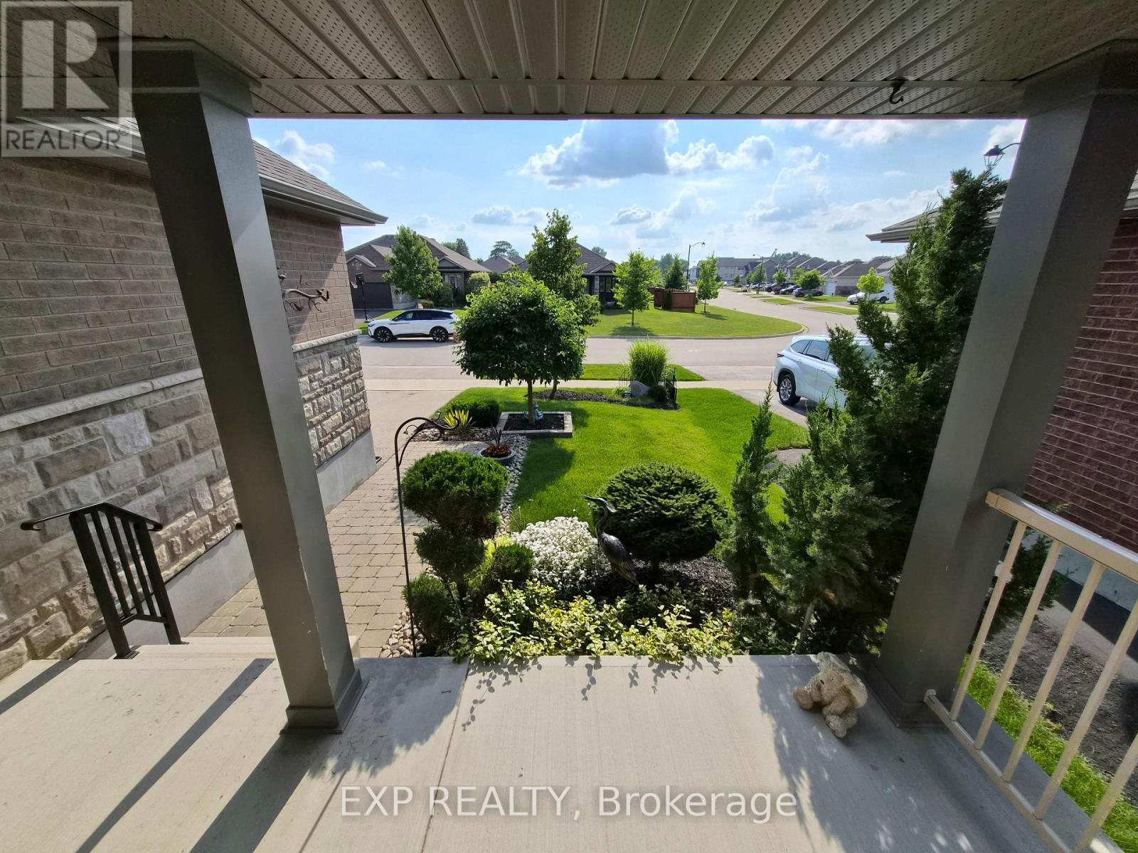 130 BRIDGE CRESCENT - 32
