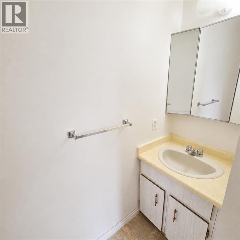 #316A 5611 10 Avenue - 16