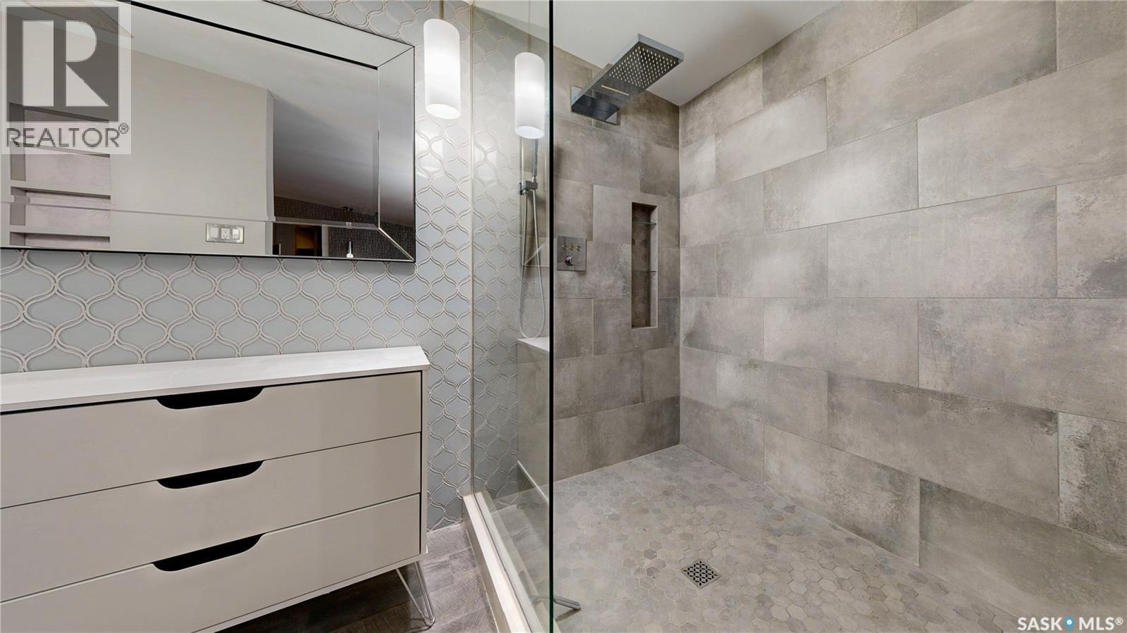 3522 25th AVENUE - 30