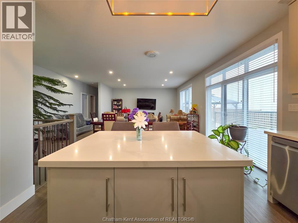 58 SLEEPY MEADOW DRIVE - 10