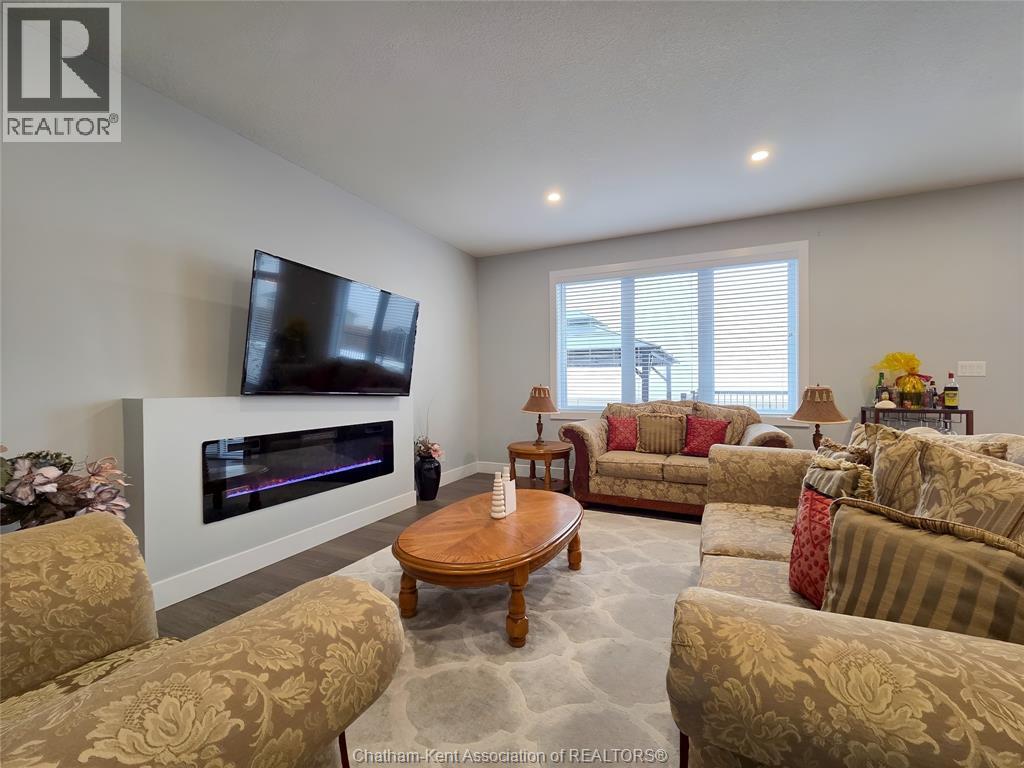 58 SLEEPY MEADOW DRIVE - 17