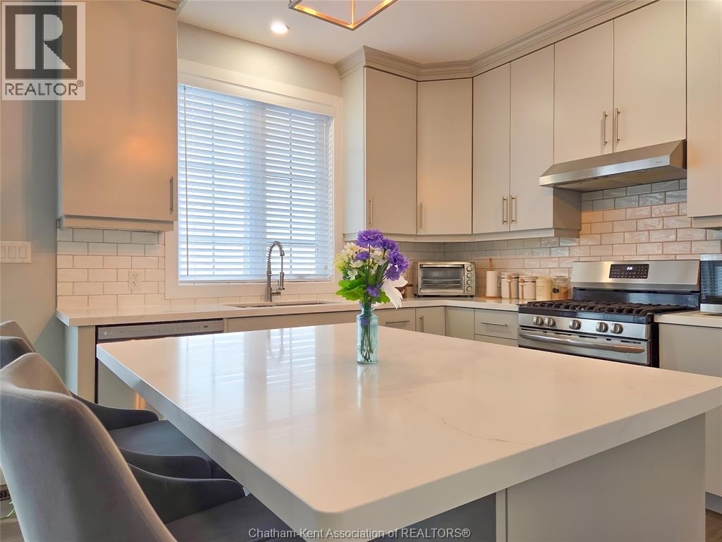 58 SLEEPY MEADOW DRIVE - Image 3