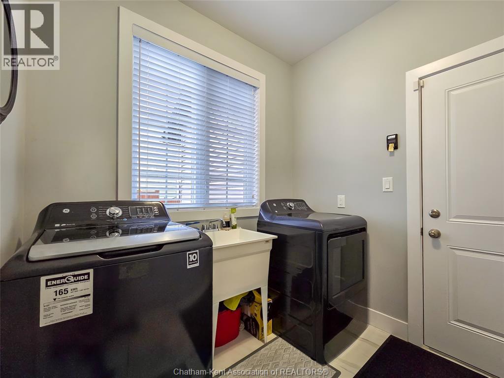 58 SLEEPY MEADOW DRIVE - 30