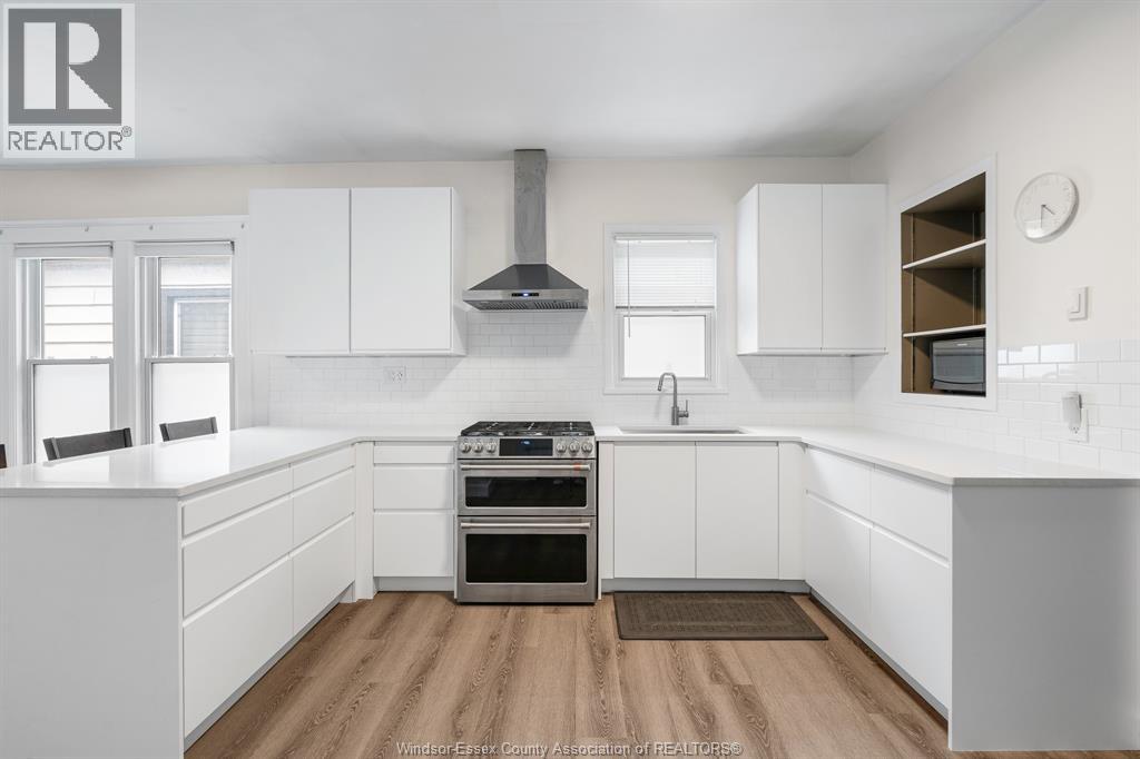 942 Lincoln ROAD - 13