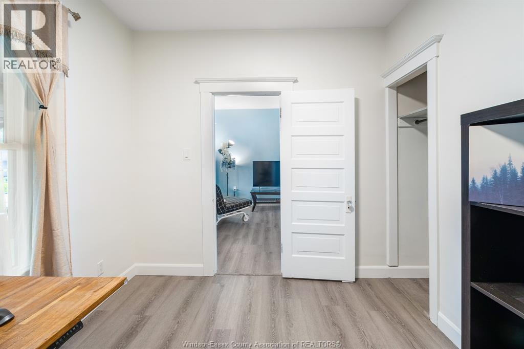 942 Lincoln ROAD - 21
