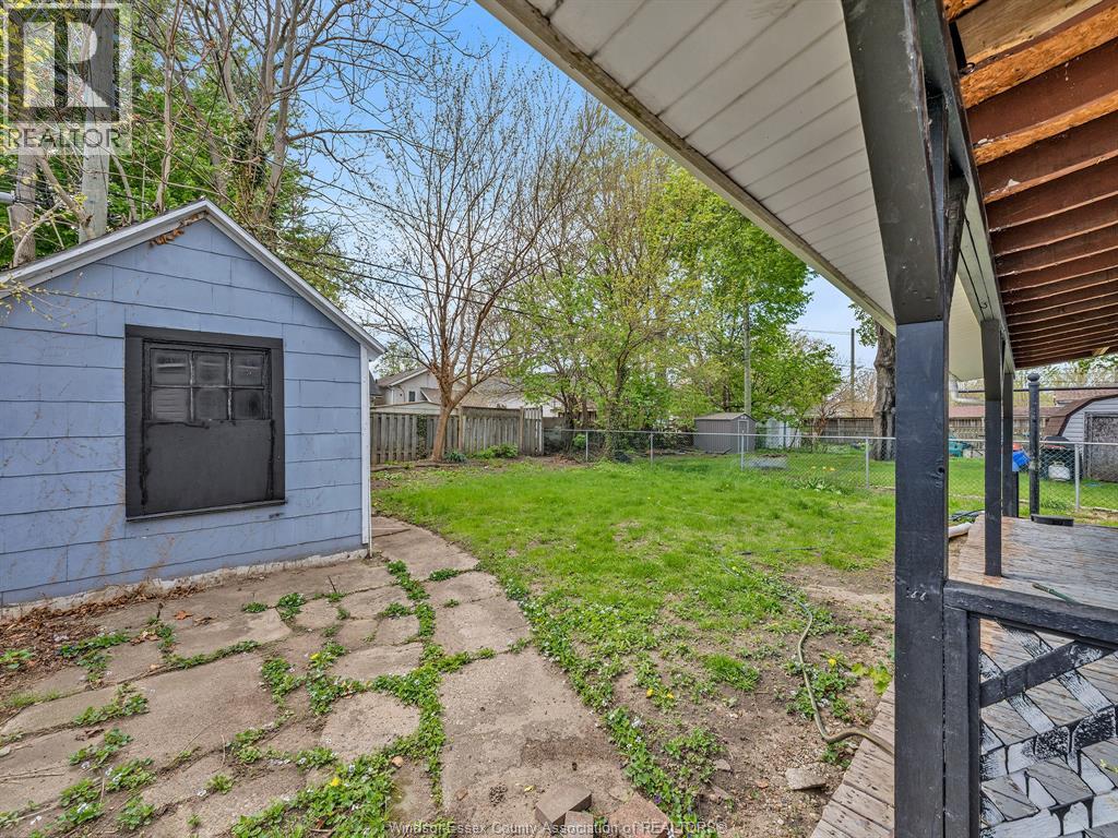 1183 FELIX AVENUE - 30