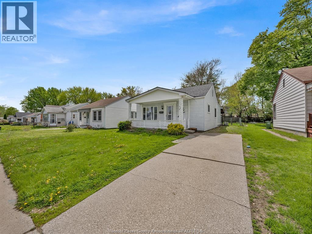 1183 FELIX AVENUE - 4