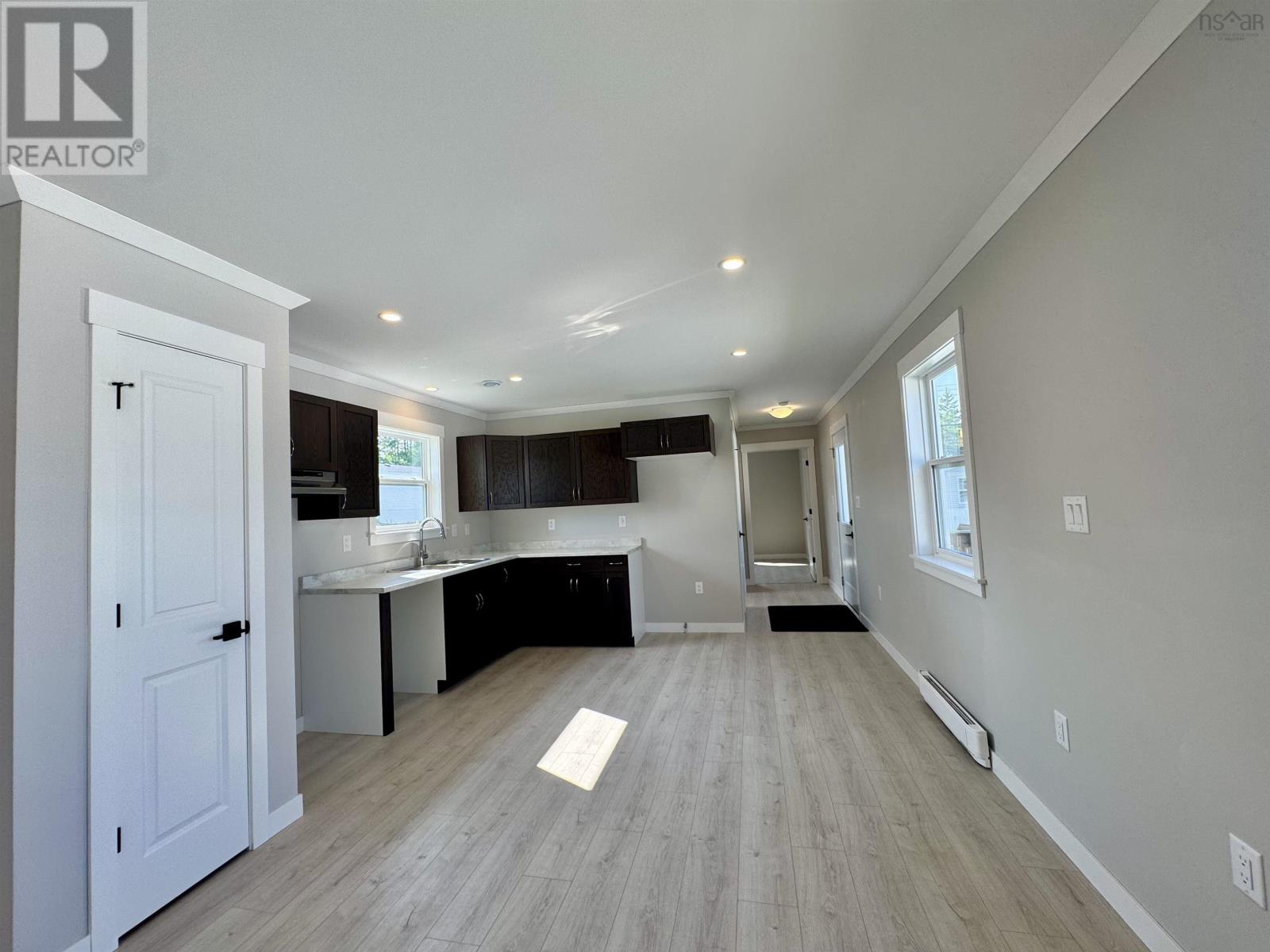 18 Bruce Street - 18