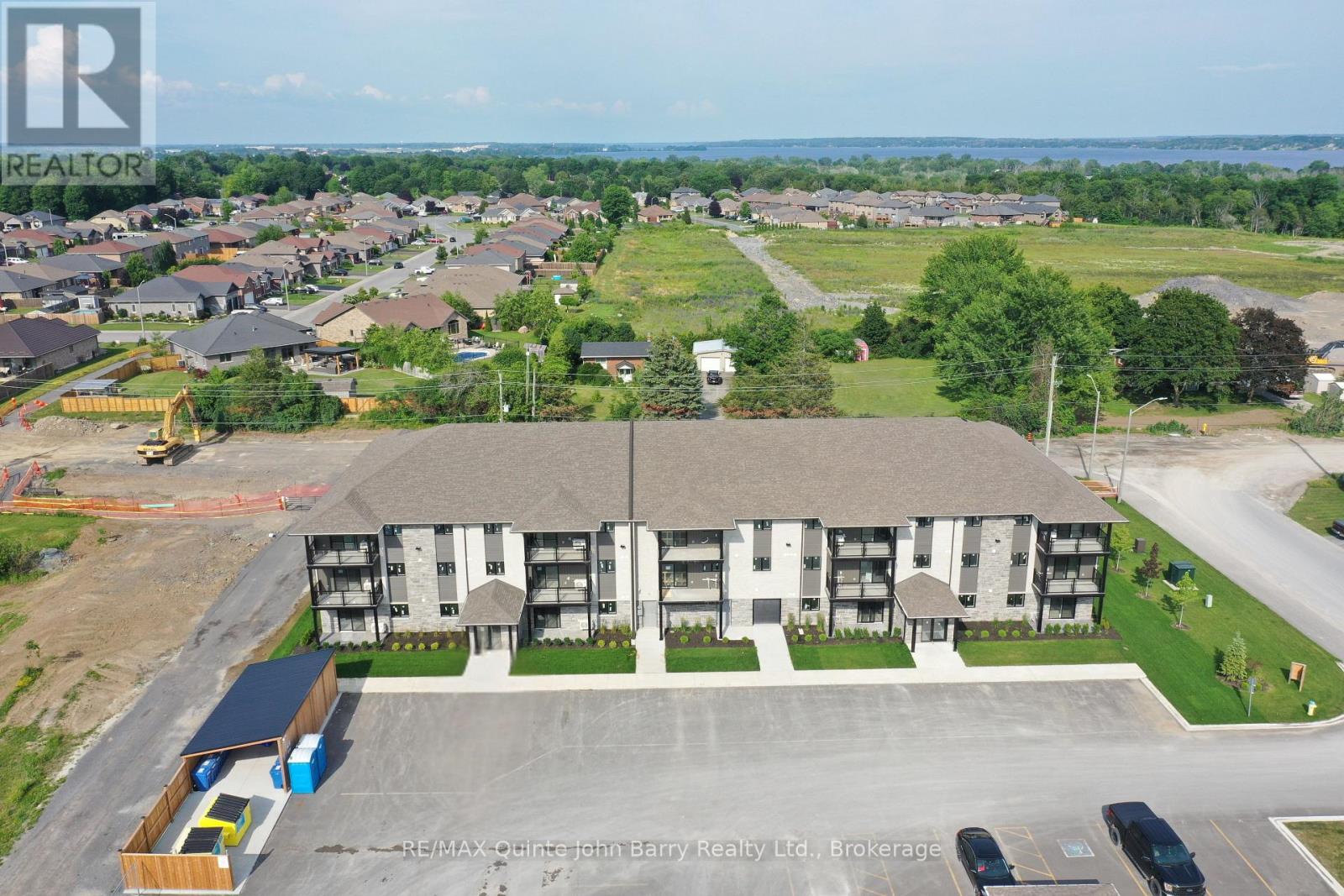 101-10 HILLSIDE MEADOW DRIVE - 1