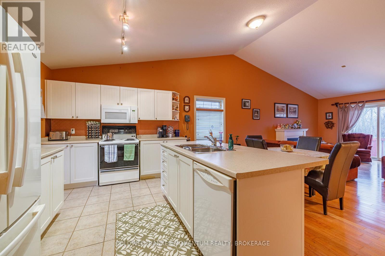 47 THOROLD AVENUE - 11