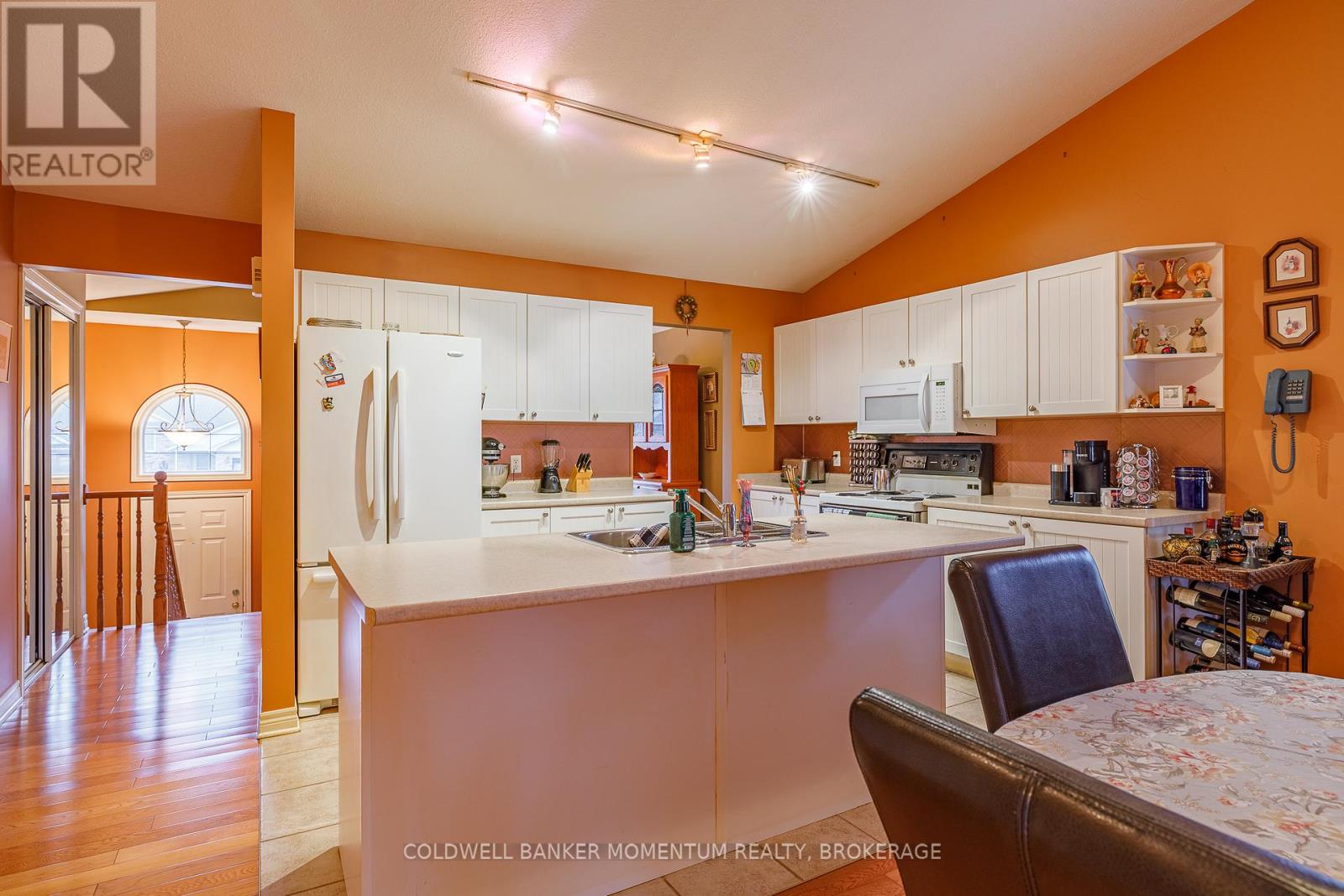 47 THOROLD AVENUE - 13